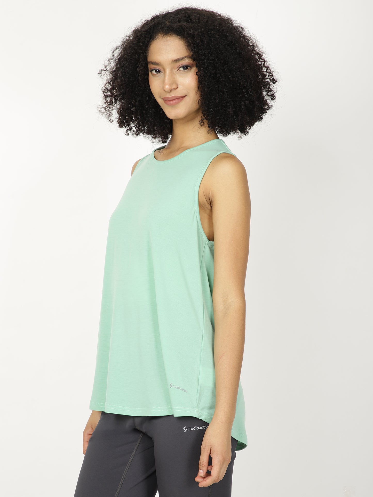 LIGHT GREEN BACK SLIT TEE