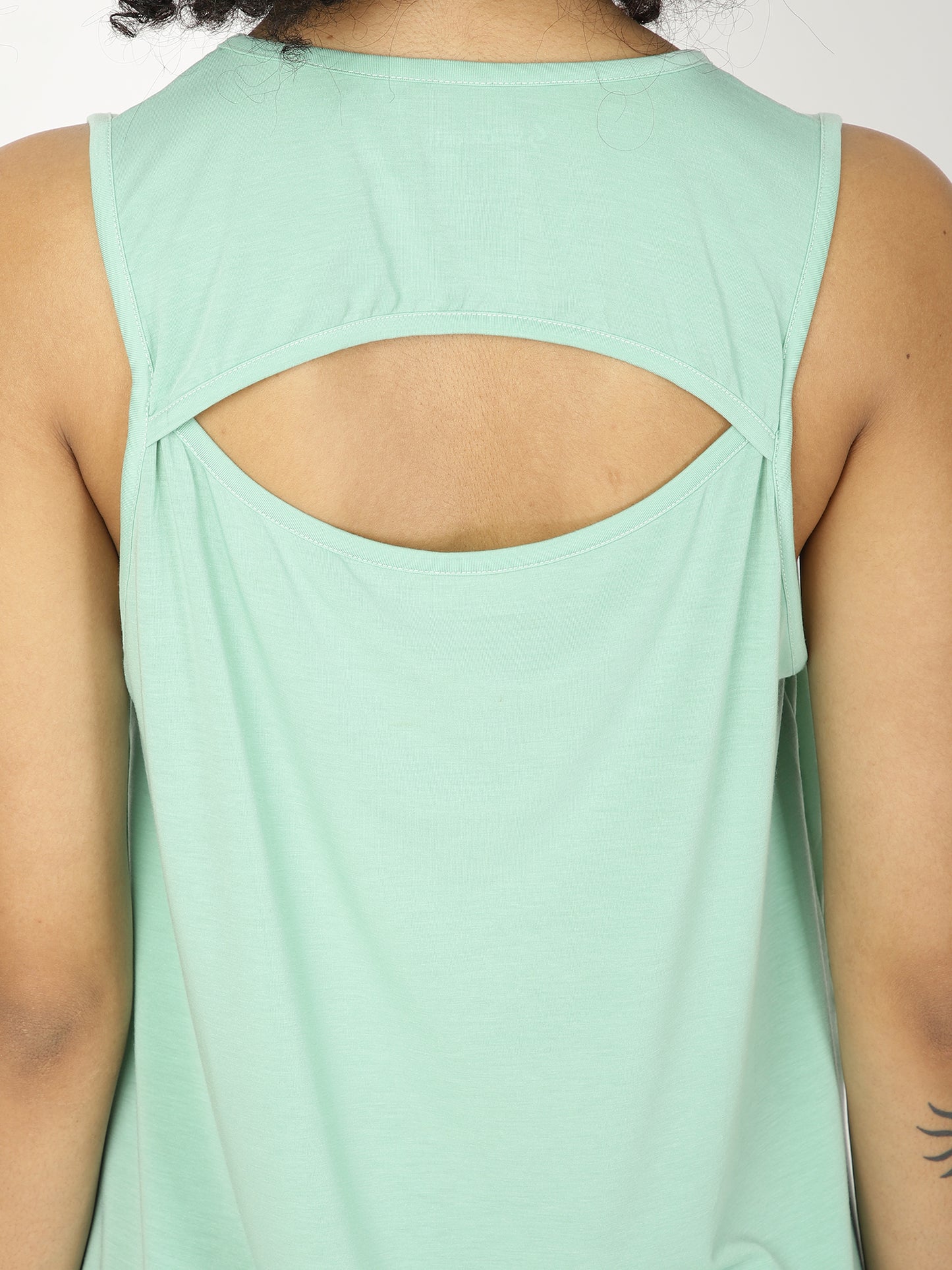 LIGHT GREEN BACK SLIT TEE