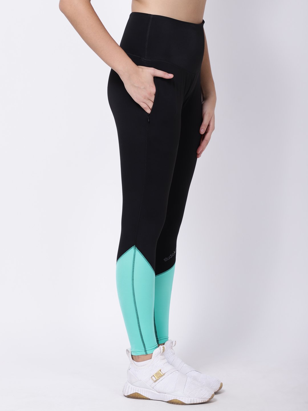 Black Turquoise Style Diva Leggings